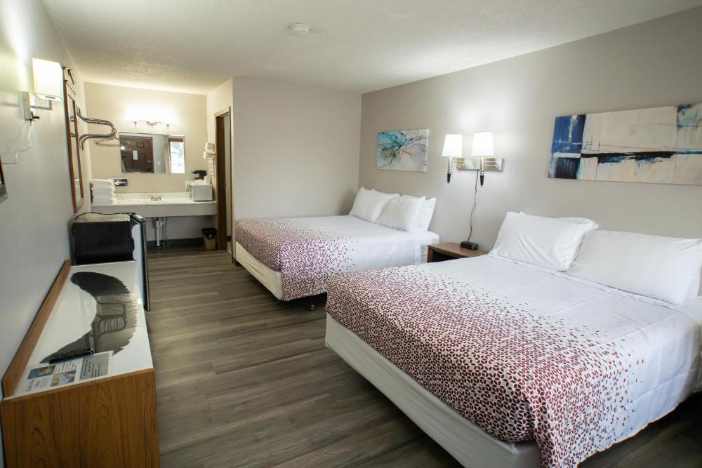 Deluxe Family Suite interior